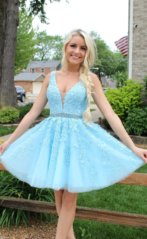 Knee Length V-neckline Blue Lace Homecoming Dress