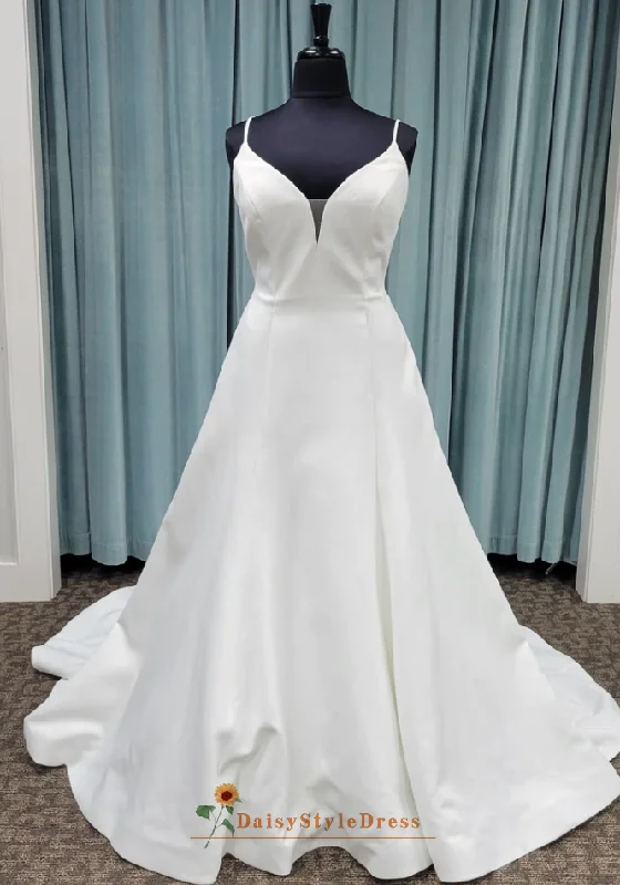 Simple Summer Plus Size Crepe Wedding Dress