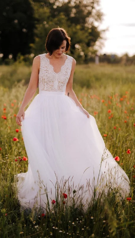 Lace and Tulle Sexy Deep V-back Boho Wedding Dress